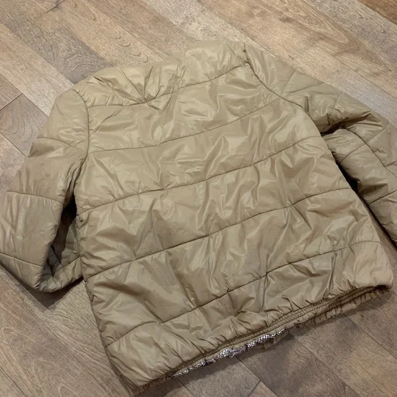 Quilted Short Beige Lightweight Jacket with snap button - Picture 3 of 3